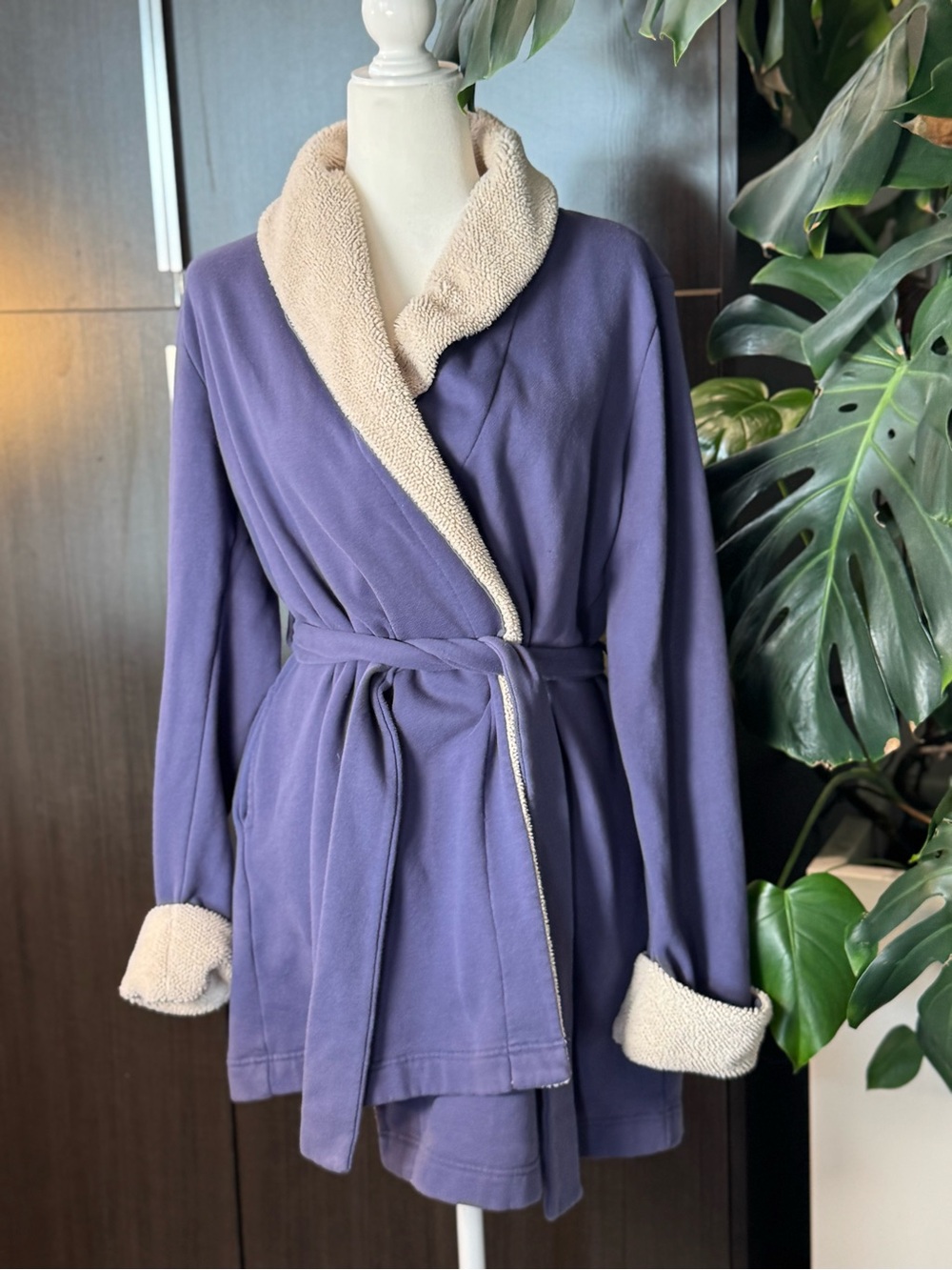 PINK Victoria's Secret Purple Fleece Robe with Cream Sherpa Trim